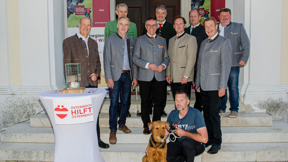 Das Festival „wein.wild.weinviertel“ im Schloss Wilfersdorf wurde vom Obmann der Genussregion Weinviertler Wild Landtagsabgeordneten Manfred Schulz gemeinsam mit Nationalratsabgeordneten Andreas Minnich eröffnet.